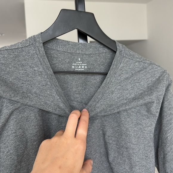 Grey cropped shirt - Picture 2 of 3